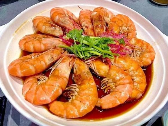 Tôm thuộc nhóm thực phẩm chứa purin ở mức trung bình.