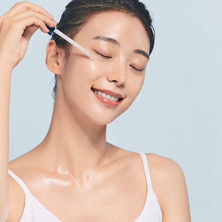 Việc cải thiện những vấn đề này không nằm ở các giải pháp phức tạp mà bắt đầu từ việc xây dựng một chu trình chăm sóc da hợp lý, tập trung vào những bước cốt lõi nhưng hiệu quả.