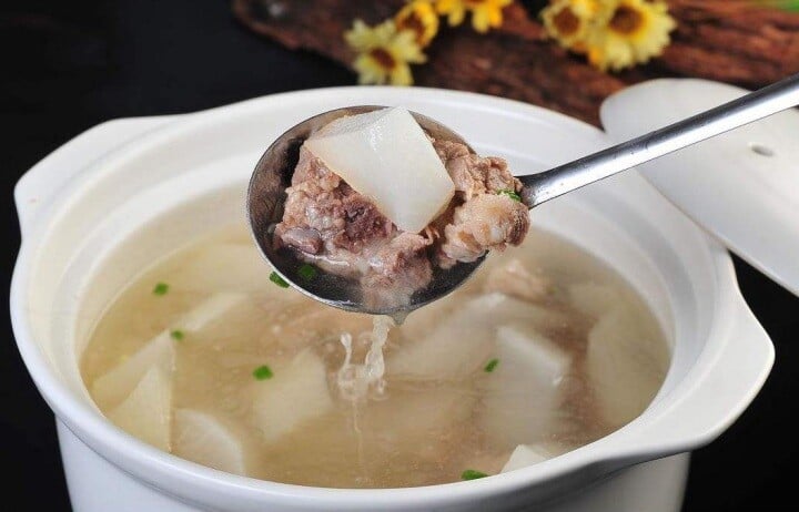 Cách hầm xương trong veo ngọt nước