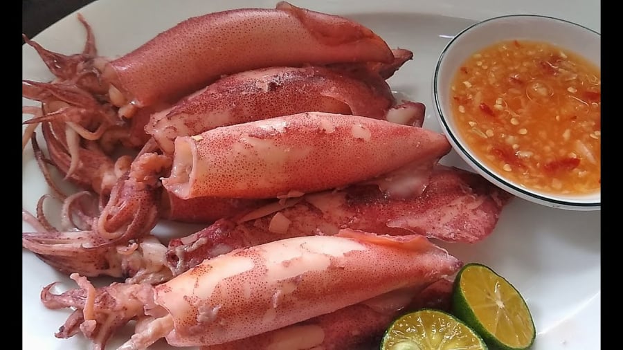 Cách hấp mực trứng ngon