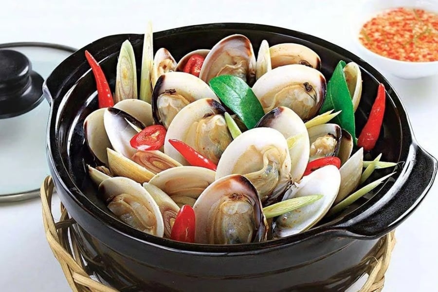 Ngao được xem là thực phẩm có tính hàn, giúp thanh nhiệt, giải độc cơ thể.