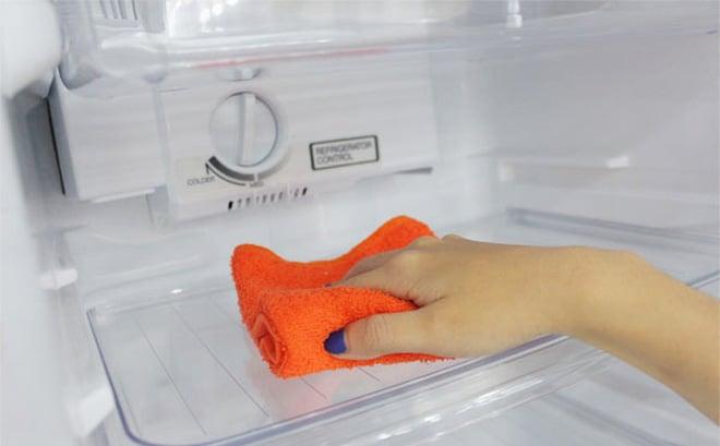 tu-lanh-chay-nuoc-ngan-mat