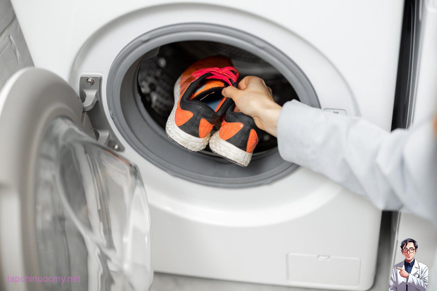 5 thứ tuyệt đối không cho vào máy giặt, đã không thể giặt sạch còn gây nguy hiểm- Ảnh 1.