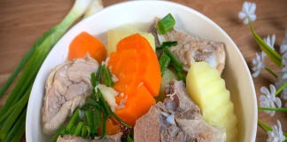 Nấu canh khoai tây chỉ bỏ nước thôi chưa đủ: Thả thứ này vào canh bùi ngậy, ăn hoài không chán