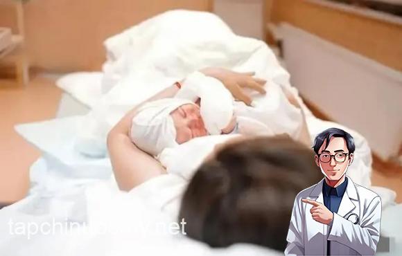 trẻ chào đời, trẻ sơ sinh, người đón trẻ