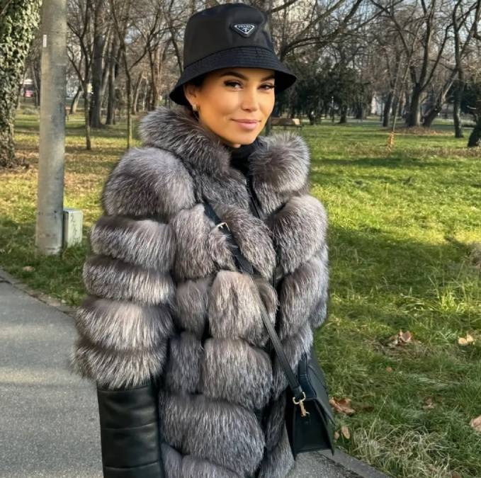 Lúc Molnar đi khám, căn bệnh ung thư đã tiến triển và các bác sĩ không thể làm gì để cứu cô. Ảnh: Instagram makeup_anca