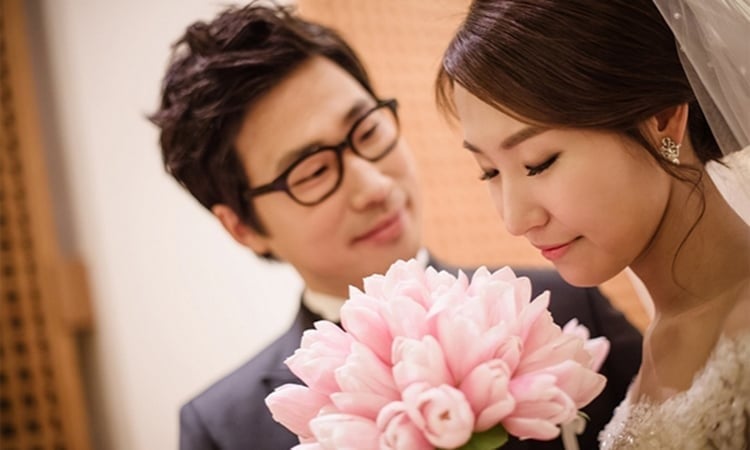 Trong cuộc ᵭời, có những người bạn ᵭṑng hành trung thành, tận tȃm, nhưng cũng có những người hờ hững, thiḗu quan tȃm. 