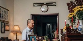 Định đợi qua 100 ngày của vợ tôi sẽ tái h:;ôn nhưng mới đến 49 ngày của vợ, b::ất ng;;ờ tấm ảnh trên bàn thờ bị đ:ổ, tôi định lại gần dựng lên thì tá hỏa phát hiện ra trong góc chính là…