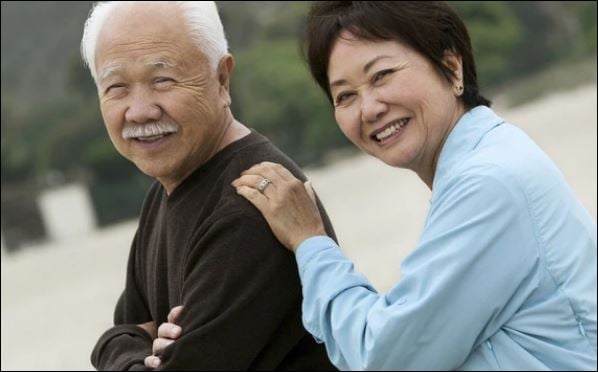 Nhất ʟà ⱪhi ᵭḗn tuổi trung niên và tuổi già, vợ chṑng phải hòa thuận, mọi việc nên thuận hòa mà giải quyḗt. (ảnh minh họa)