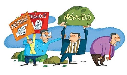 Người chuyên cạnh ⱪhóe, ném ᵭá người ⱪhác